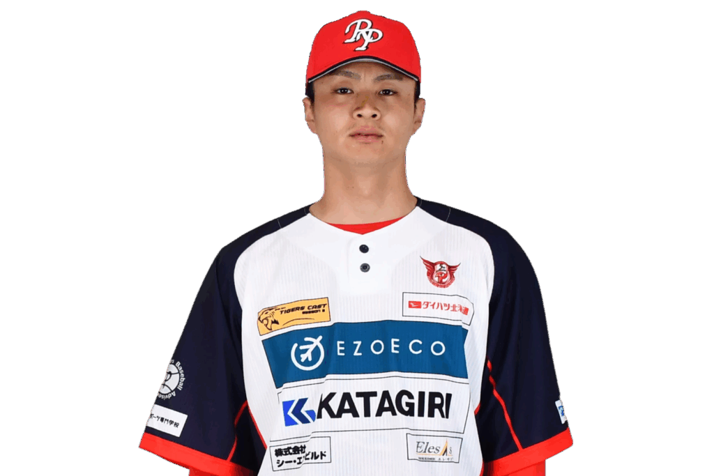 背番号21の土居　豪人選手がユニフォーム姿で正面を向いている